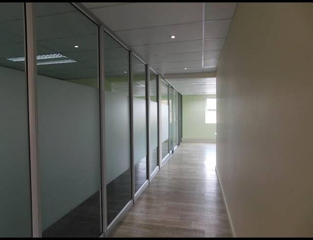 383M² OFFICE TO LET IN HYDE PARK